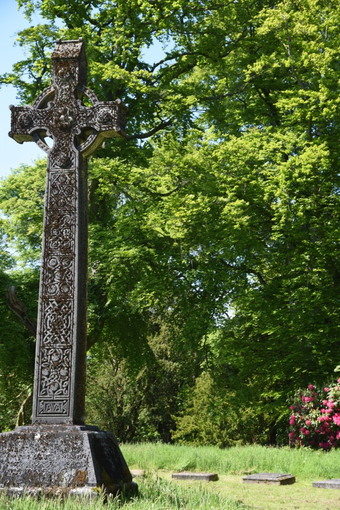 Dufferin graves Celtic cross