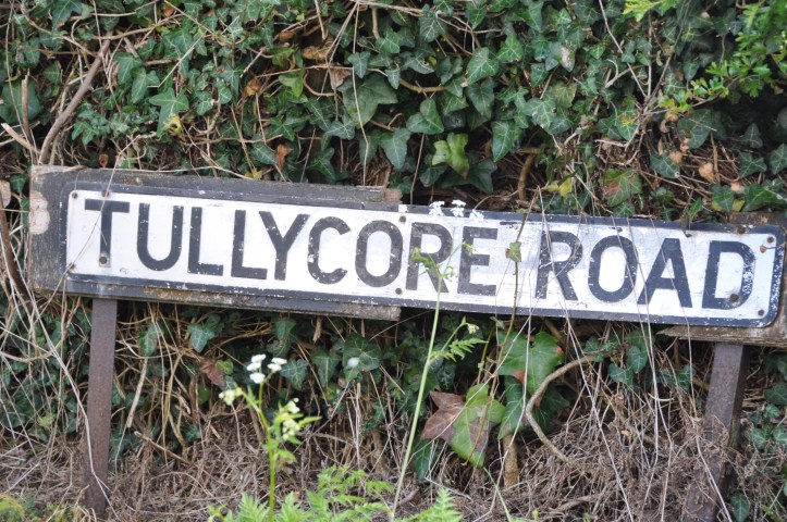 Tullycore Road sign
