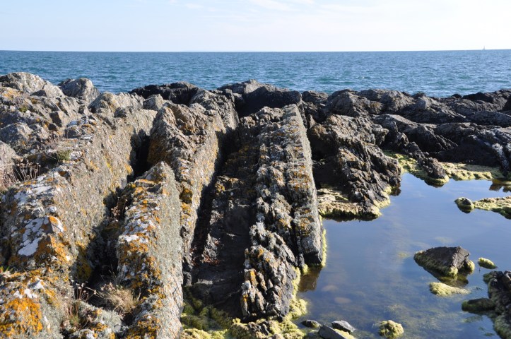 Miller Hill rocks and sea