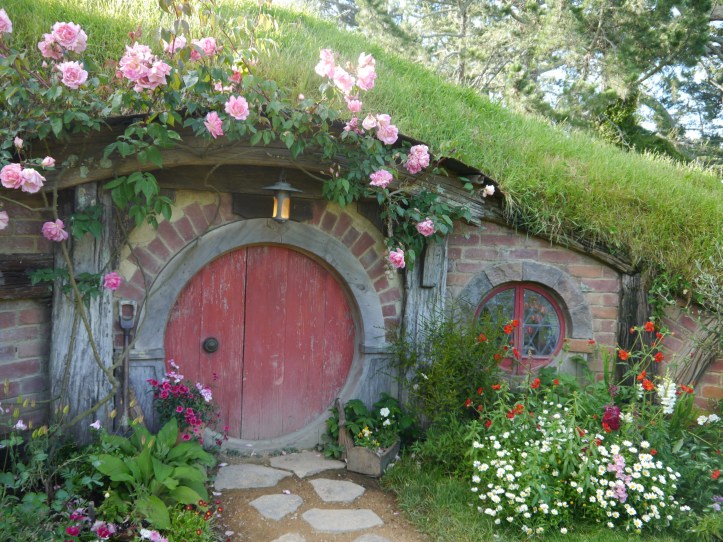 Hobbiton red door
